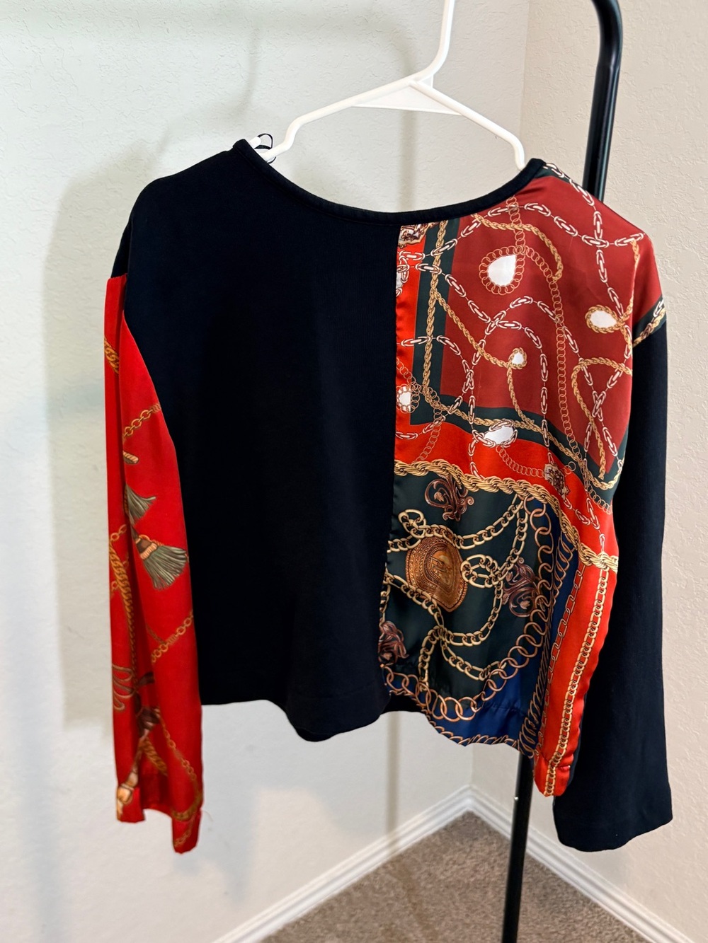Zara Black and Red Colorblock Chain-Print Long Sleeve Top